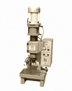 氣壓鉚接機在使用時要注意哪些事項？