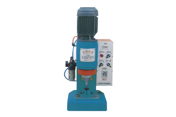 寧波氣壓/油壓兩用徑向鉚接機